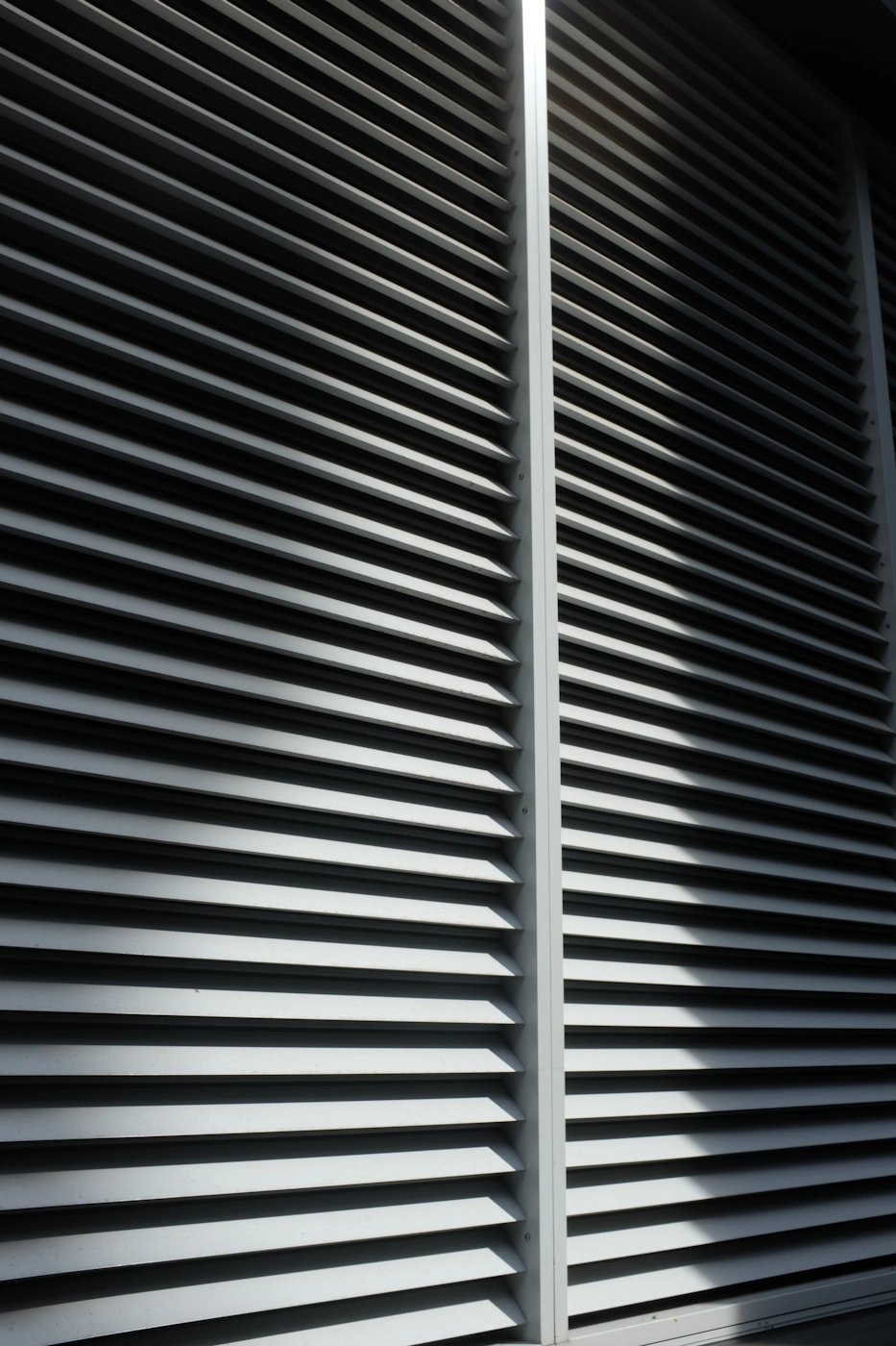 Volet plein, persienné et porte en aluminium sur-mesure - Menuiserie Prévot Dordogne