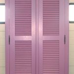 Porte de placard persienne avec 1 traverse intermédiaire